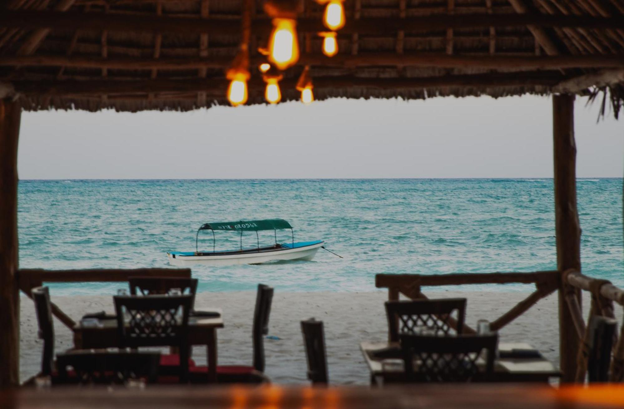 Bianco Azzurro Hotel & Restaurant Làng Làng Pwani Mchangani Ngoại thất bức ảnh