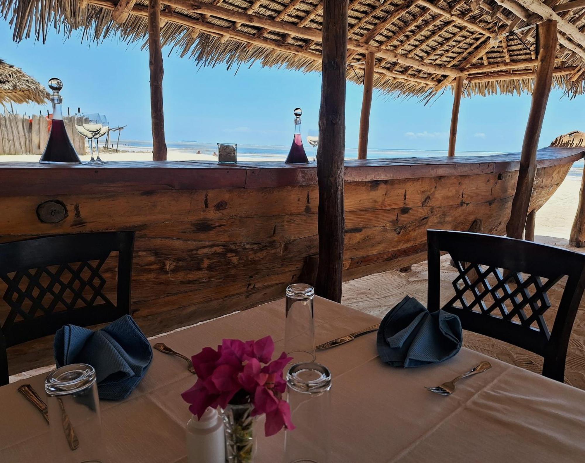 Bianco Azzurro Hotel & Restaurant Làng Làng Pwani Mchangani Ngoại thất bức ảnh