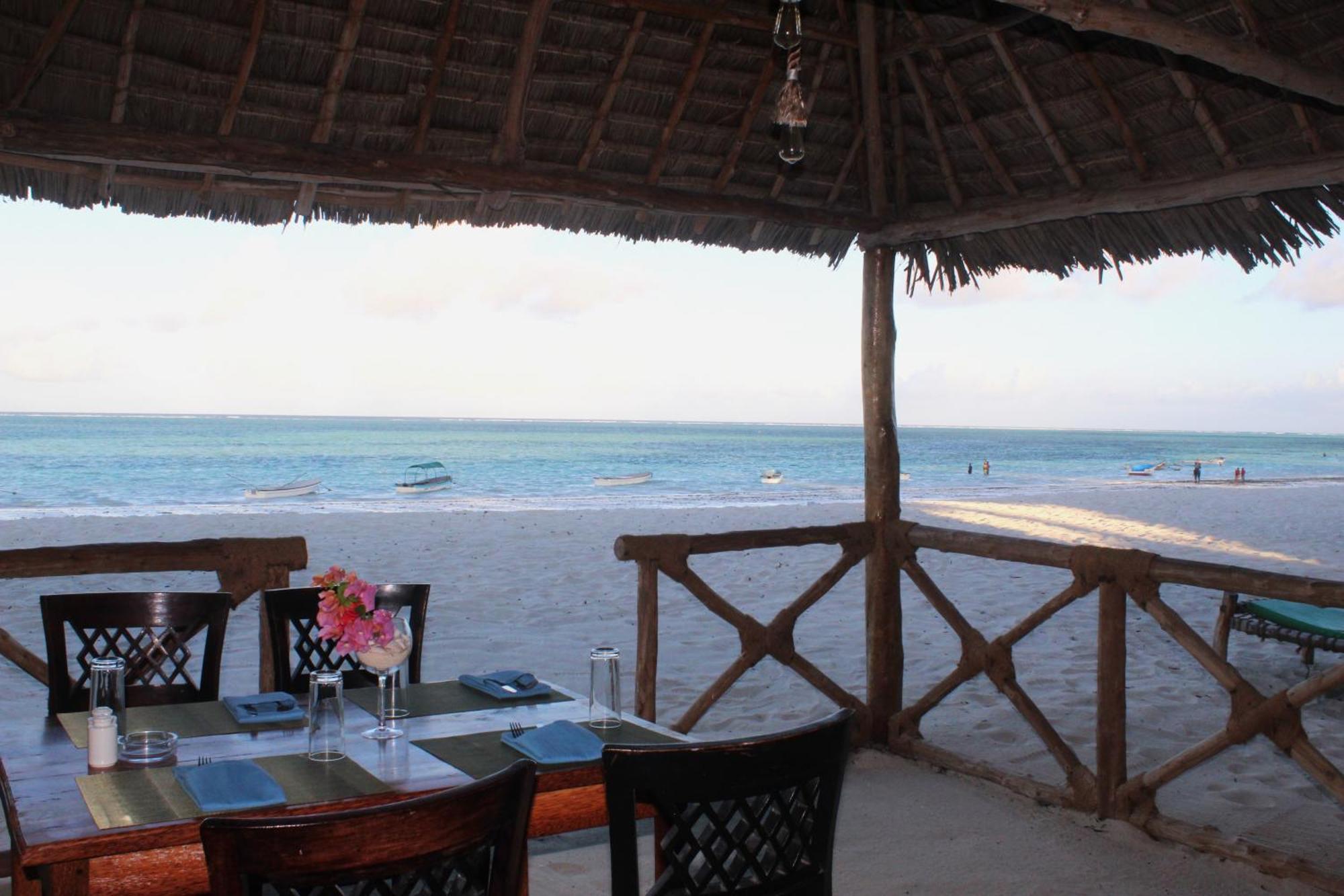 Bianco Azzurro Hotel & Restaurant Làng Làng Pwani Mchangani Ngoại thất bức ảnh
