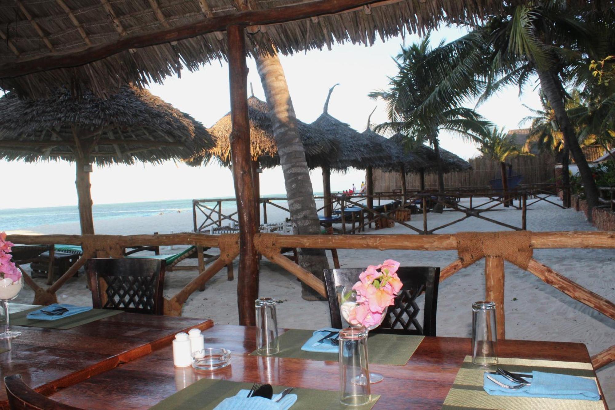 Bianco Azzurro Hotel & Restaurant Làng Làng Pwani Mchangani Ngoại thất bức ảnh