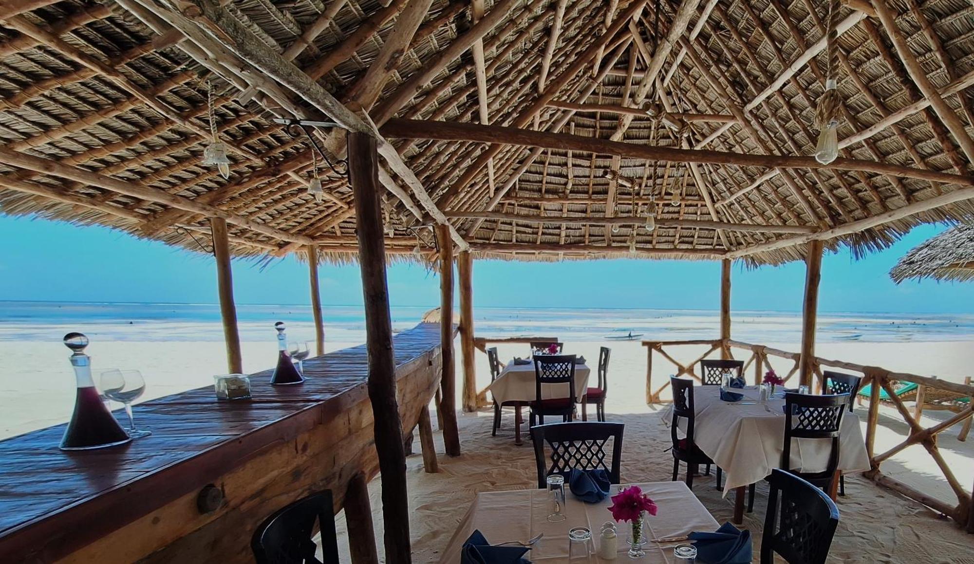 Bianco Azzurro Hotel & Restaurant Làng Làng Pwani Mchangani Ngoại thất bức ảnh
